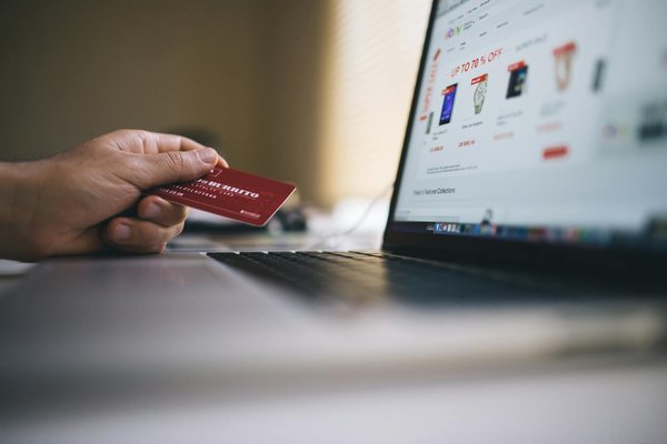 Stratégies pour renforcer la confiance et la transparence en e-commerce